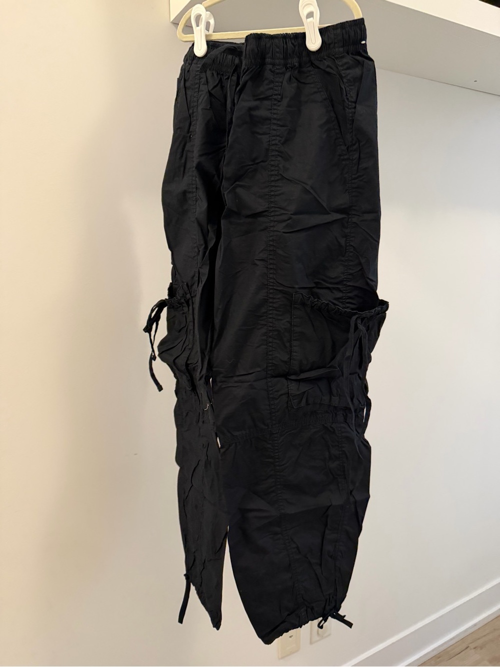 Abercrombie & Fitch Women’s Black Cargo Drawstring Pants
